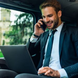 Read more about the article Top 5 Reasons To Opt For A Limousine Service For Your Corporate Events