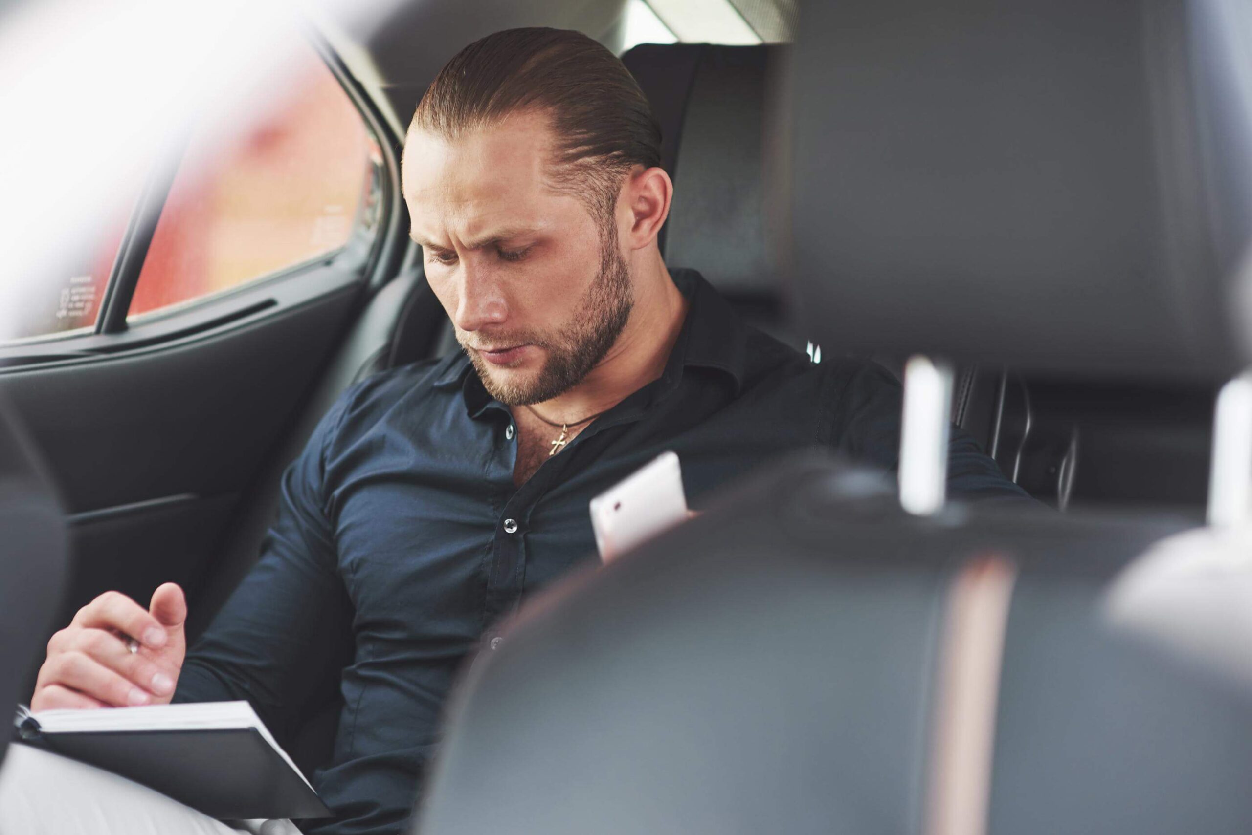 Read more about the article Behind The Scenes: A Day In The Life Of Our Professional Limousine Chauffeurs